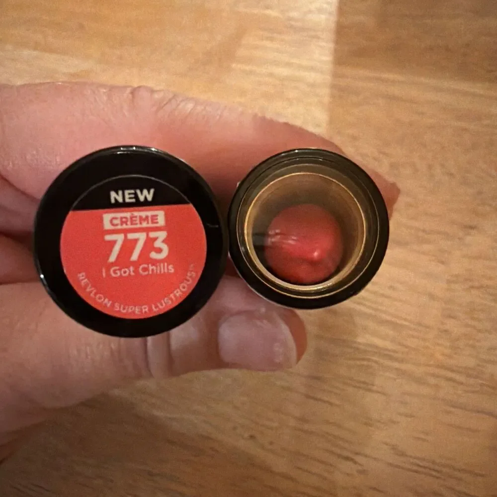 2 Revlon Super Lustrous Lipstick # 773 - I Got Chills  Creamy Moisturizing Creme
